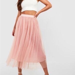 Boohoo women’s tulle skirt NEW size 8 in pink